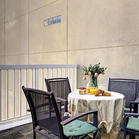 Eiffel Apolline باريس