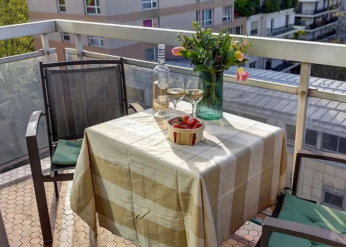 Eiffel Apolline Paříž